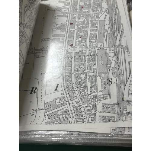 43 - FOLDER OF EXTRACTS FROM DIRECTORIES OF GRIMSBY & SEVERAL GRIMSBY STREET MAPS