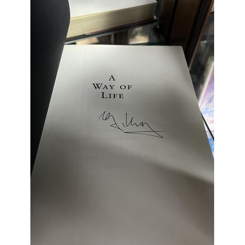 233 - SIGNED REG KRAY THE WAY OF LIFE BOOK WHEN BIDDING ON THIS LOT PLEASE SEE THE PHOTOS FOR YOUR OWN REA... 