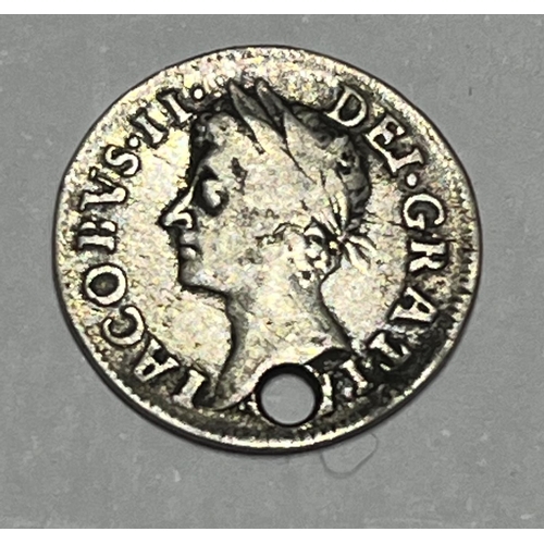 181 - 1686 2D SILVER WITH SPELLING ERROR (HAS HOLE)