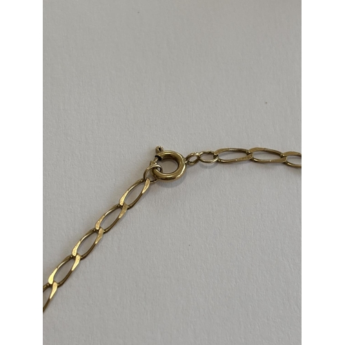 26 - 9CT GOLD CURB NECKLACE 18