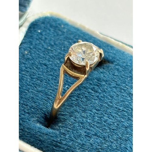 29 - 9CT GOLD RING SIZE J.5      1.65G