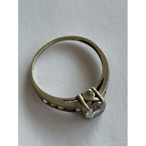 40 - 9CT GOLD RING SIZE N 2.07G