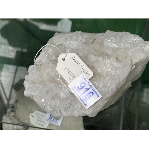 916 - AURA CRYSTAL 1200G
please see the pictures as we are not experts in this subject so description is m... 