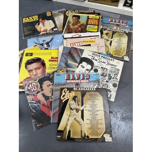 86 - MIXED LOT OF APPROX 34 VINYL ELVIS PRESLEY RECORDS