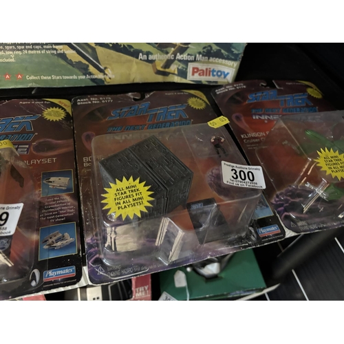 300 - BOXED STAR TREK NEXT GENERATION VEHICLE PLEASE SEE PICTURES FOR CONTENT