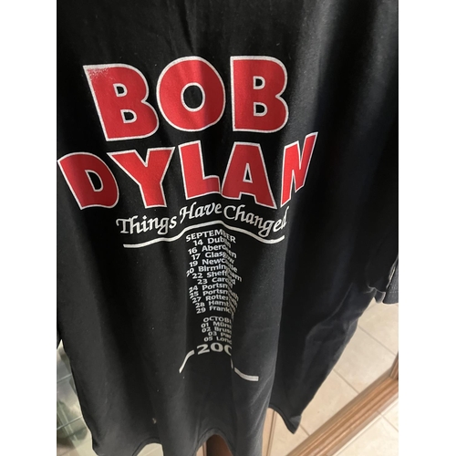 46 - BOB DYLAN 2000 SIZE UNKNOWN ORIGINAL T-SHIRT BOUGHT AT THE MUSIC/TOUR VENUE PLEASE SEE PICTURES FOR ... 