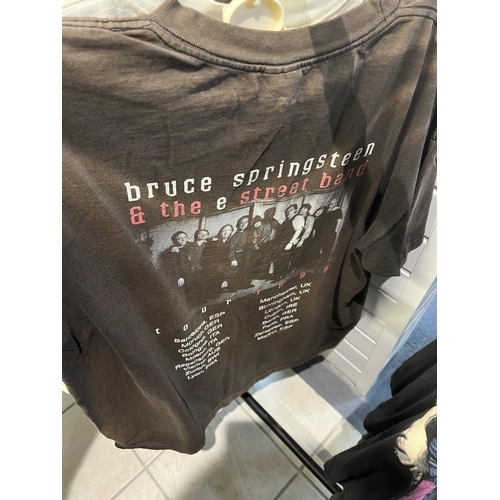 608 - BRUCE SPRINGSTEEN & THE STREET BAND 1990  SIZE XL ORIGINAL T-SHIRT BOUGHT AT THE MUSIC/TOUR VENUE PL... 