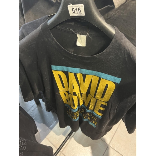 616 - DAVID BOWIE  SIZE UNKNOWN ORIGINAL T-SHIRT BOUGHT AT THE MUSIC/TOUR VENUE PLEASE SEE PICTURES FOR CO... 