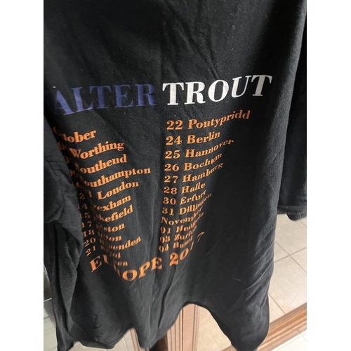 69 - WALTER TROUT 2017 SIZE EXTRA LARGE ORIGINAL T-SHIRT BOUGHT AT THE MUSIC/TOUR VENUE PLEASE SEE PICTUR... 