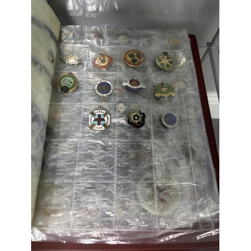 141 - FOLDER OF AUSTRALIAN BOWLING BADGES THERE ARE 297 BADGES IN THIS FOLDER PLEASE SEE PICTURES FOR DETA... 