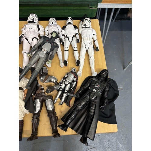 162 - BOX OF STAR WARS FIGURES INCLUDES YODA, STORM TROOPERS & DARTH VADAR PLEASE SEE PICTURES FOR DETAILS