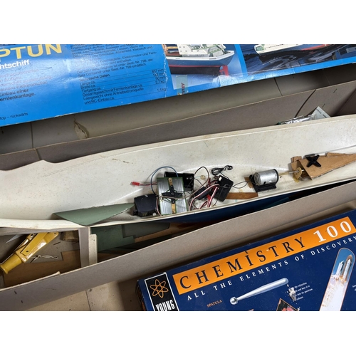 333 - BOXED NEPTUN CARGO MOTOR SHIP PLEASE SEE PICTURES FOR DETAILS