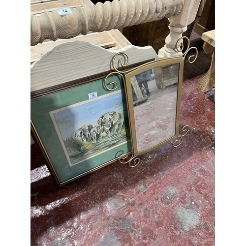 12 - MIRROR & ELEPHANT PICTURE