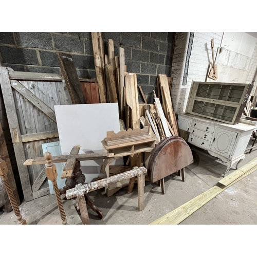 360 - EXTREMELY LARGE PILE OF ASSORTED WOOD PLEASE SEE PICTURES FOR CONTENT