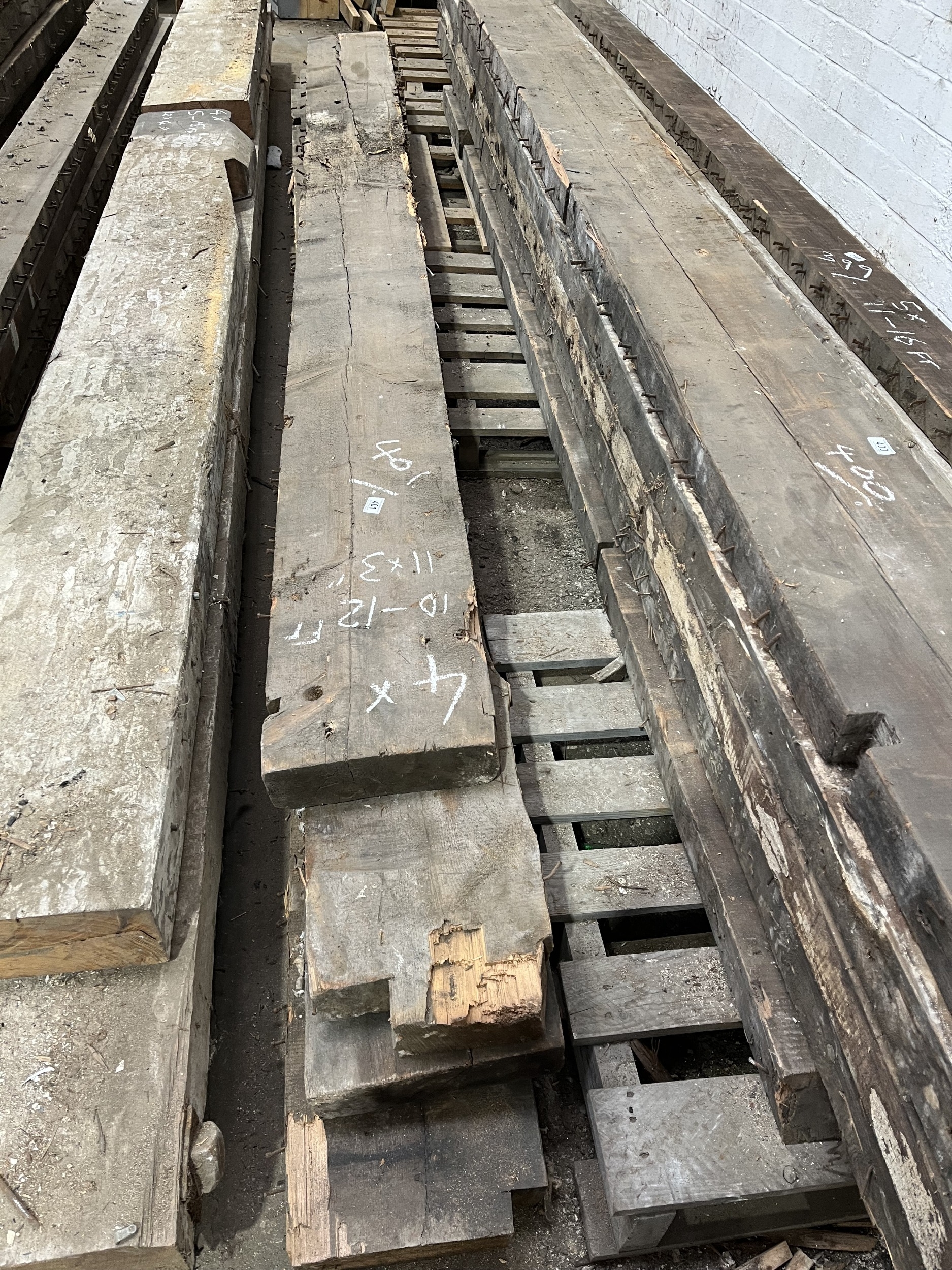 PLEASE SEE PICTURES BUNDLE OF 4 RECLAIMED ROOF BEAMS MEASURING 10-12FT ...