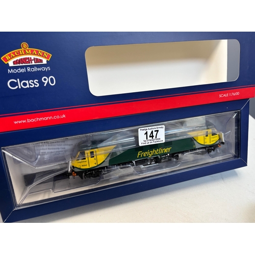 147 - BACHMANN 21 DCC 32-612 CLASS 90042 FREIGHT LINER POWER HAUL BOXED