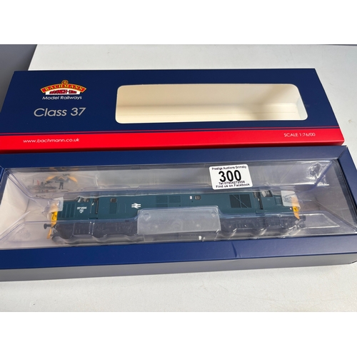 300 - BACHMANN 35-301 CLASS 37034 BR BLUE DIESEL LOCO PLUX 22 DCC