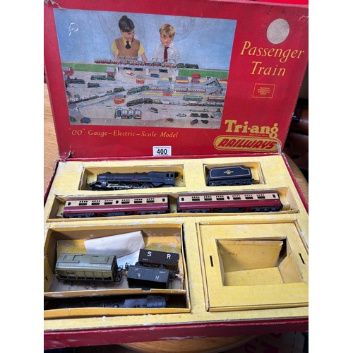 400 - TRIANG RAILWAYS ELECTRIC TRAIN SET BOX IS DAMAGED AS SEEN IN PICTURES A/F