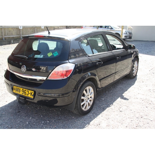 1 - HMN963K
Black Vauxhall Astra Elite 1.8L
First Registered 05.01.2006
Approx 63197 miles
Auto
Petrol.