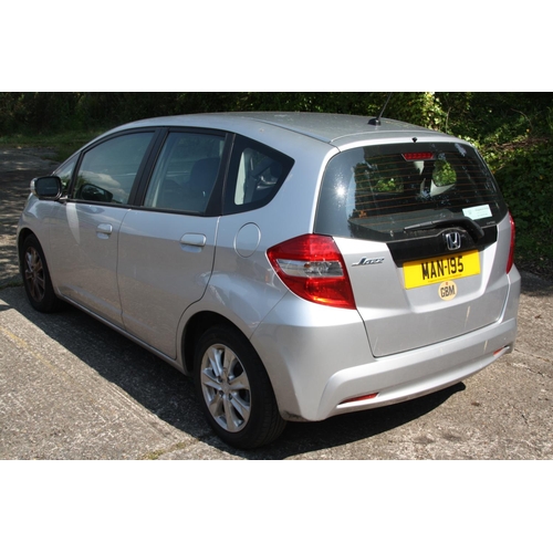 13 - MAN195
Silver Honda Jazz 5D AT 1.4L
First Registered 15.03.2012
Approx 21221 miles
Auto
Petrol