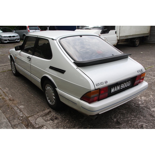 17 - MAN900D
White SAAB 900 S Turbo 2.0L
First Registered 30.04.1991
Approx 90323 miles
Taxed until 31.05... 