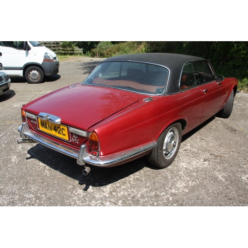 18 - MAN42C
Red/Black Jaguar XJ 4.2 Coupe
First Registered 02.11.1977
Approx 
Tax expired 29.02.2020
Auto... 