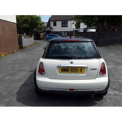 25 - MMN895V
White Mini Cooper 3dr Hatchback 1.6L
First Registered 2006
Approx 86495 miles
Taxed until 04... 