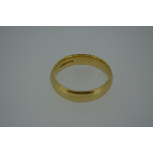 157 - 18 ct gold gents' wedding band 1.8g, size X / Y