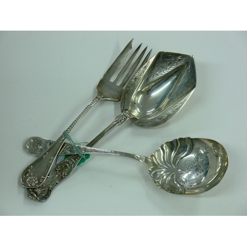 173 - Three American sterling silver serving spoons / forks, 6 ozt