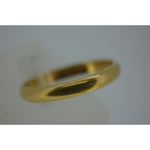 313 - 18 ct gold gent's wedding ring, 5.3g, size Z