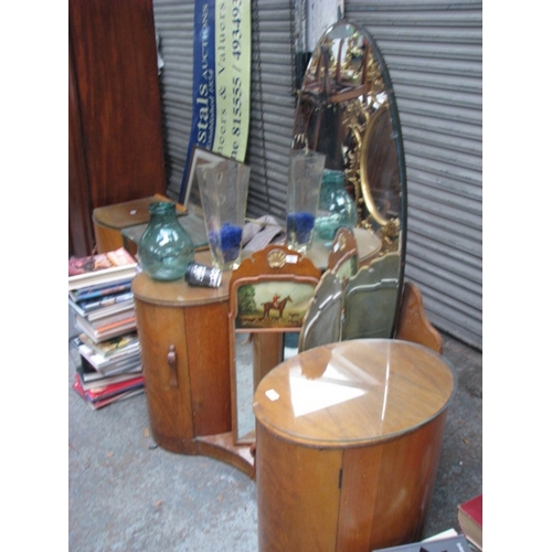 84 - Quality Art Deco style dressing table and two bedsiode cabinets NB At Peel Road warehouse READ THE A... 