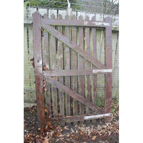 29 - 54 X 79ins Wooden gate
On Behalf of Department of Infrastructure
Subject to VAT @ 20% on Hammer Pric... 