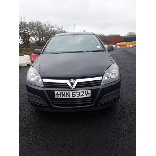 60 - HMN632V
Black Vauxhall Astra Life 1.8
First Registered 19.05.2006
Approx 85,000 miles
Taxed until 31... 