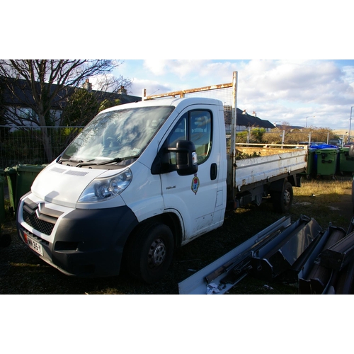 32 - HMN315Y
White Citroen Relay 35 Tipper 2.2L
First Registered 16.07.2007
Approx 42,000 miles
Manual Di... 