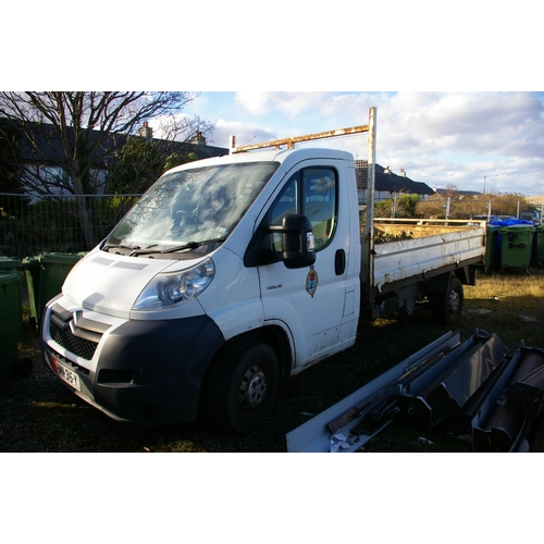 32 - HMN315Y
White Citroen Relay 35 Tipper 2.2L
First Registered 16.07.2007
Approx 42,000 miles
Manual Di... 