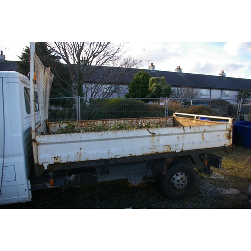 32 - HMN315Y
White Citroen Relay 35 Tipper 2.2L
First Registered 16.07.2007
Approx 42,000 miles
Manual Di... 