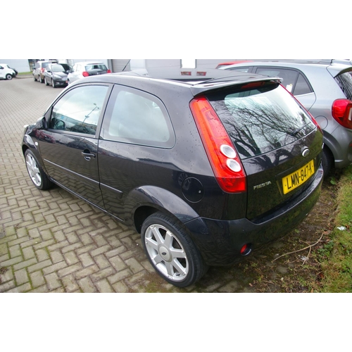 17 - LMN847K
Black Fords Fiesta Zetec Blue 75 1.3L
First Registered 25.04.2008
Approx 73,402
Manual Petro... 