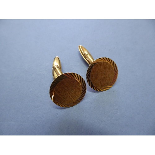 102 - Pair of 9ct gold gent's cuff links - wt. 6.9g