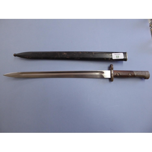 69 - German? WWI pattern bayonet with scabbard. Blade 14 ins. approx., in good order (amended description... 