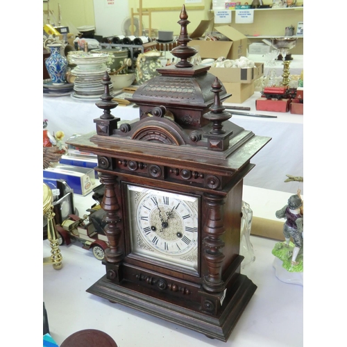 132 - Carved wooden mantle clock