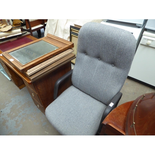 63 - Grey upholstered swivel office chair NB. This lot is at our Peel Road store. READ THE SALE INFO