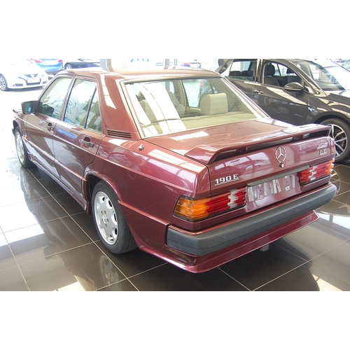 28 - GMN660G
Burgundy Mercedes 190E (LE)
First Registered 04.08.1993
Approx 76332 Miles
Auto Petrol