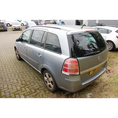 24 - JMN531D
Silver Vauxhall Zafira Energy 16V 1.8L
First Registered 10.03.2007
Approx 80,938 miles
Manua... 