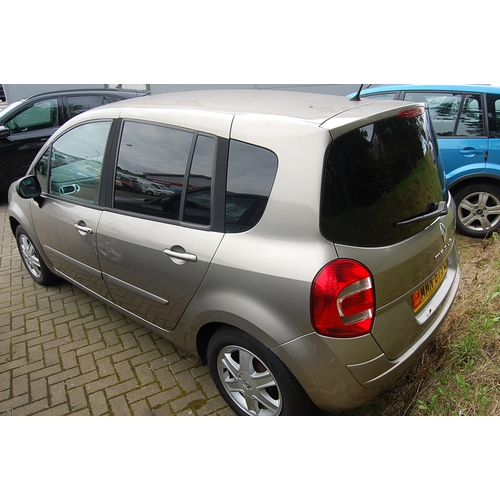 32 - MMN675L
Beige Renault GD Modus 1.1L
First Registered 31.03.2010
Approx 72,006 miles
Manual Petrol