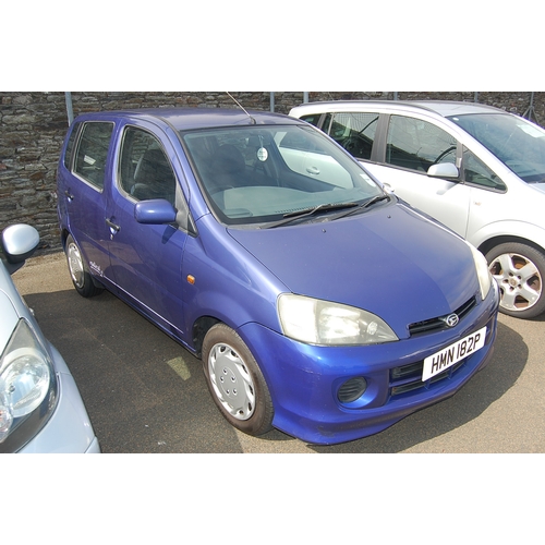 22 - HMN182P
DAIHATSU YRV
First Registered 11.03.2003
Approx 83,046 miles
Manual Petrol