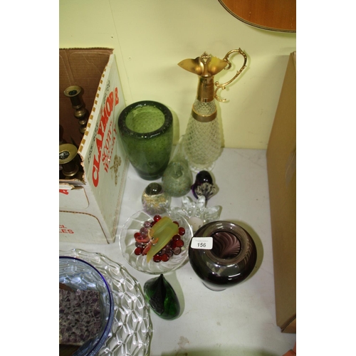 156 - Collection of glassware to include bowls vases and knick knacks