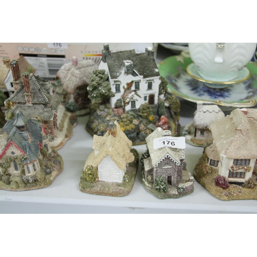 176 - Collection Lilliput Lane cottages
