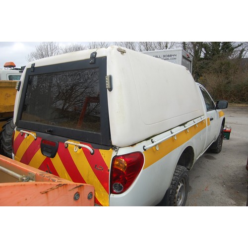 67 - KMN761H
Mitsubishi L200 4 work 4X4
First Registered 01.02.2011
Approx 70,000 miles
Manual Diesel
CHA... 