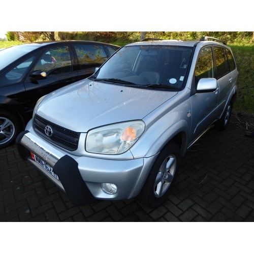 74 - MMN162H
Silver Toyota RAV4 1998cc
First Registered 01.03.2005
Approx 123,834 miles
Manual Petrol