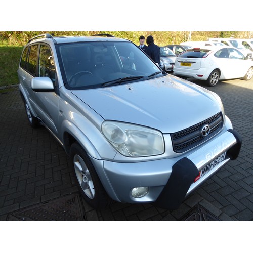 74 - MMN162H
Silver Toyota RAV4 1998cc
First Registered 01.03.2005
Approx 123,834 miles
Manual Petrol